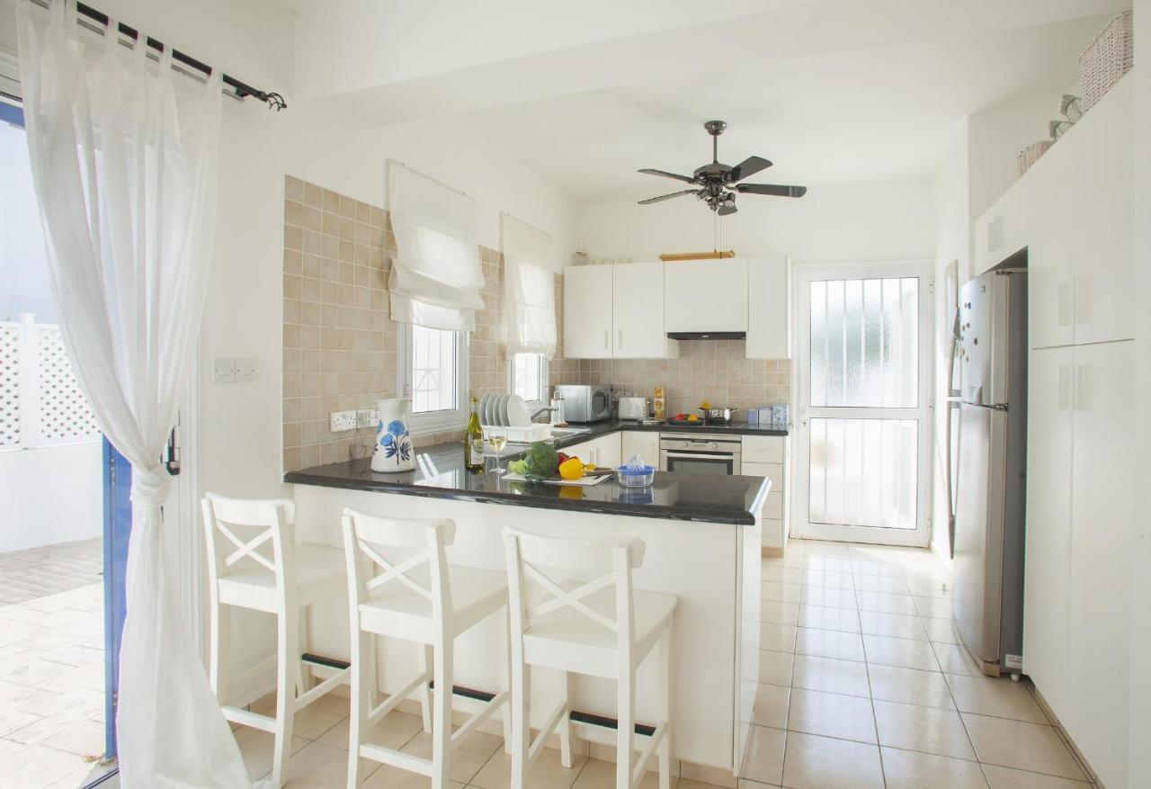 Mimoza Seafront Villa プロタラス エクステリア 写真
