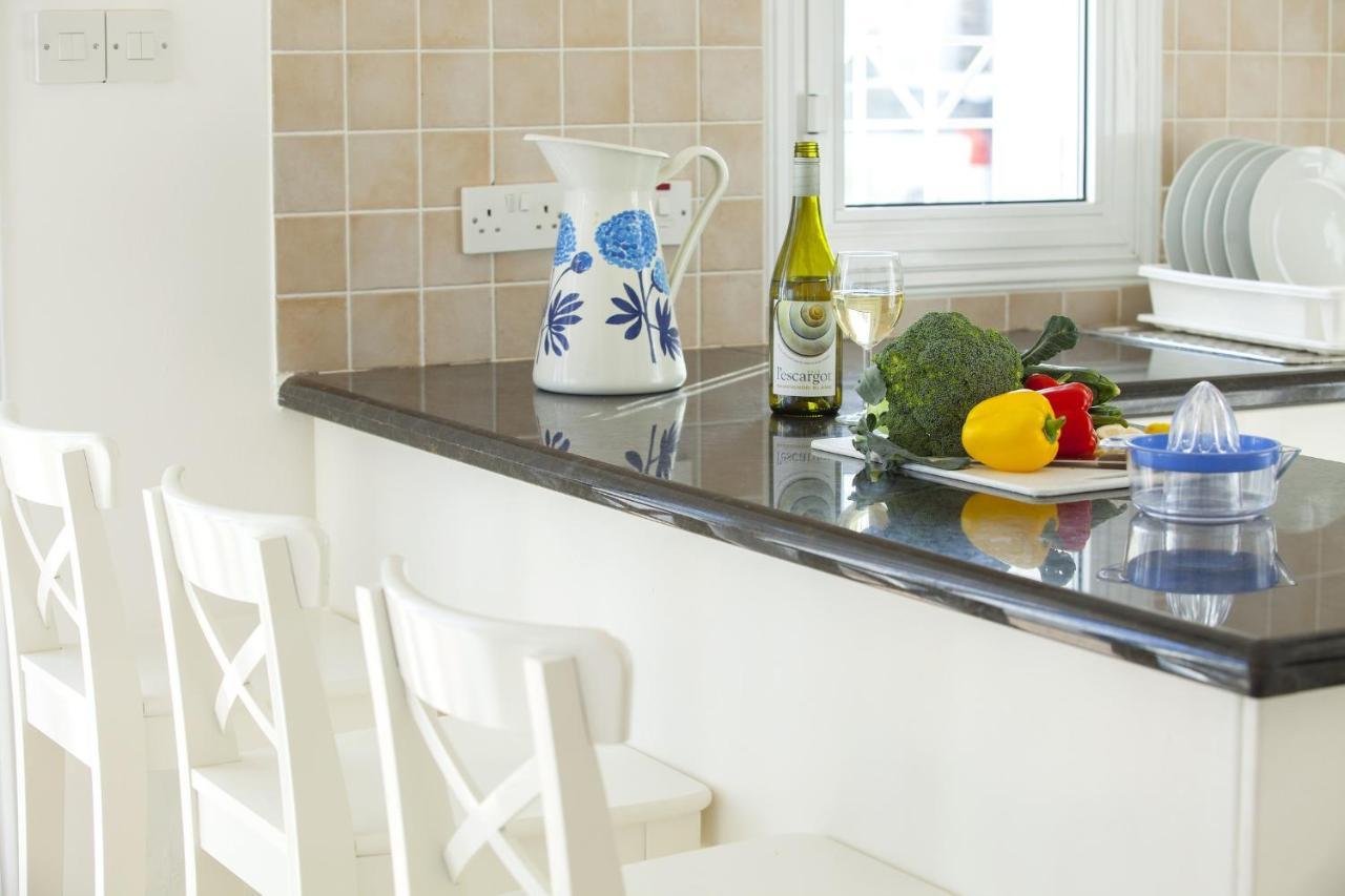 Mimoza Seafront Villa プロタラス エクステリア 写真